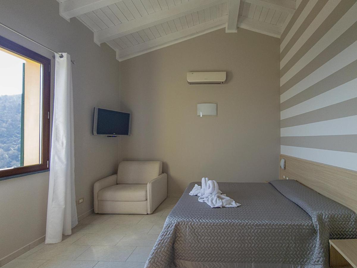 Agriturismo La Pietra La Spezia Esterno foto