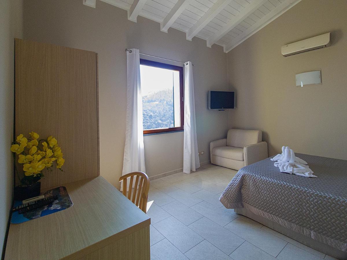 Agriturismo La Pietra La Spezia Esterno foto