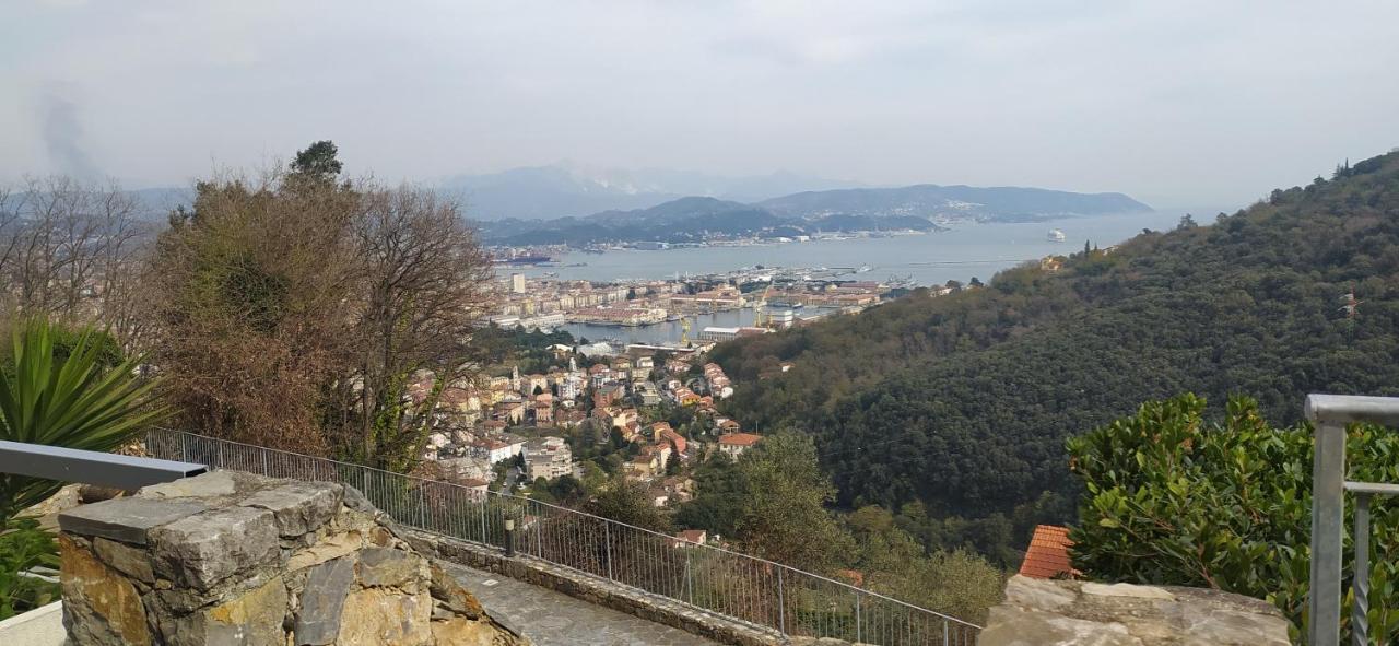 Agriturismo La Pietra La Spezia Esterno foto