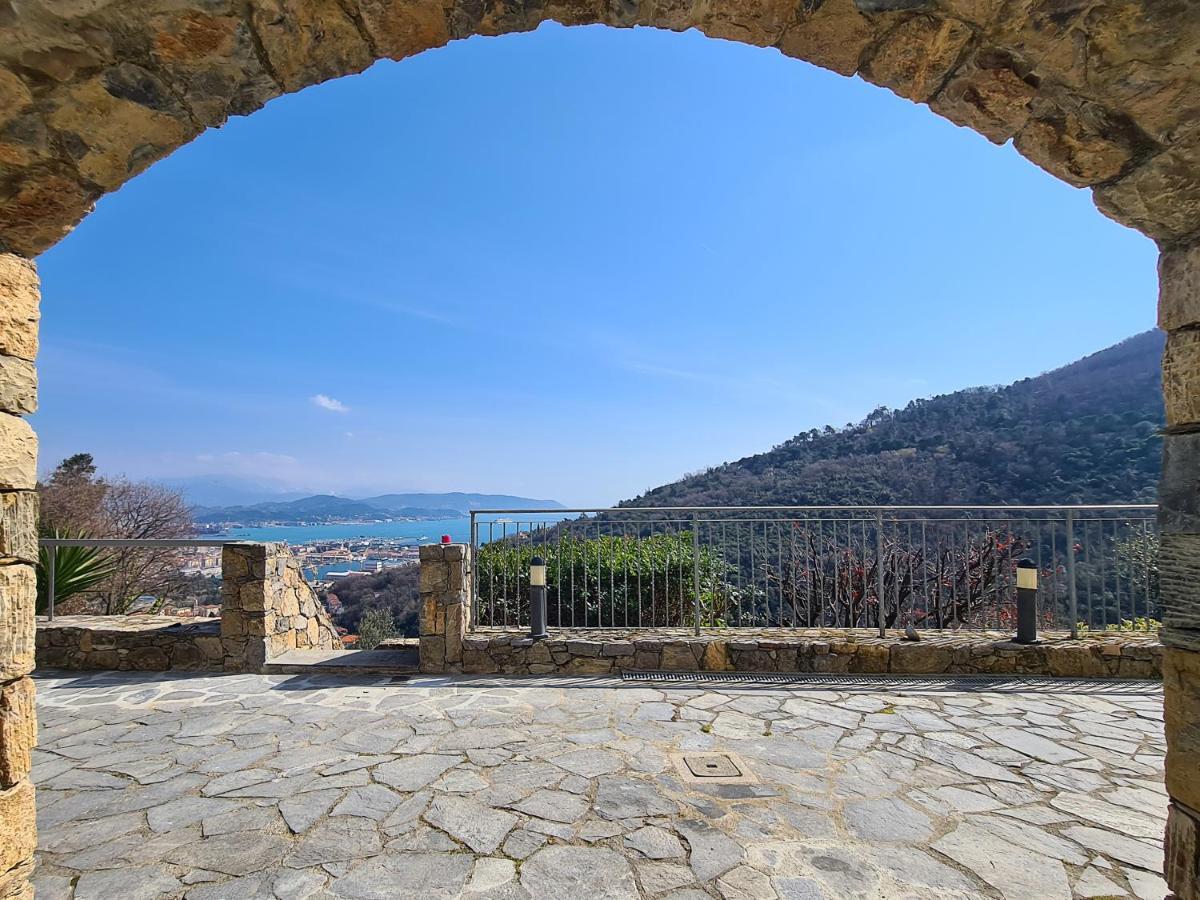 Agriturismo La Pietra La Spezia Esterno foto
