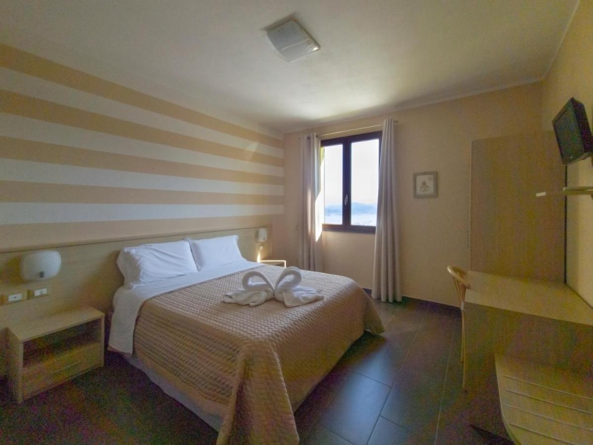 Agriturismo La Pietra La Spezia Esterno foto