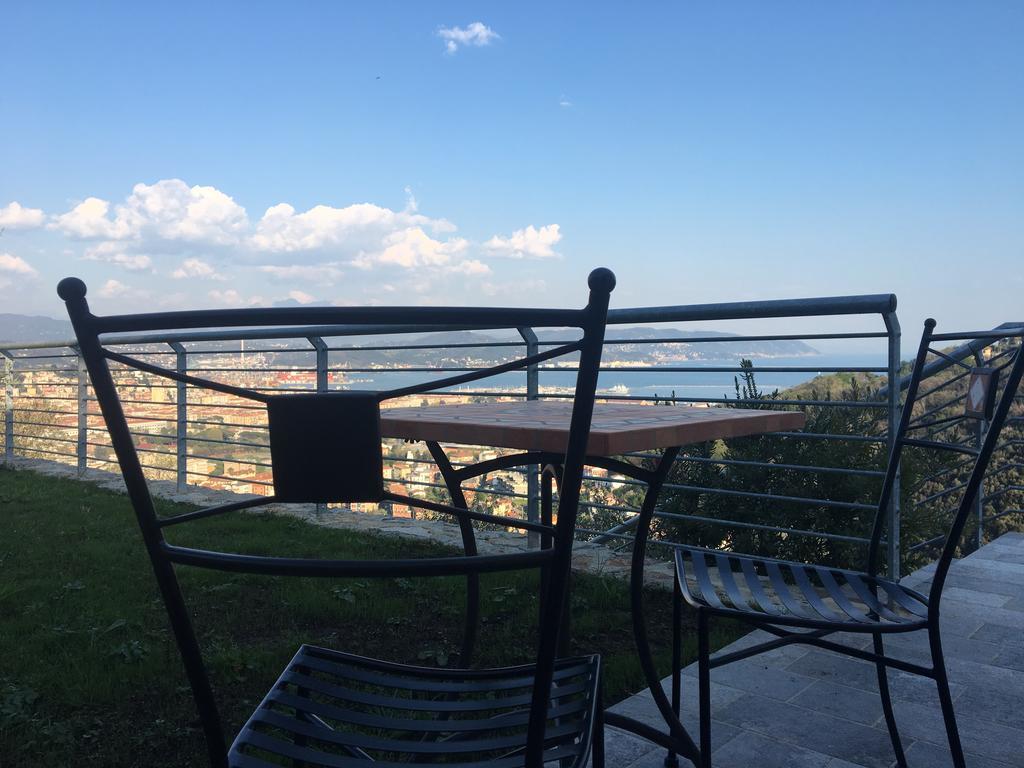 Agriturismo La Pietra La Spezia Esterno foto